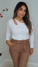 Load image into Gallery viewer, Simply Cut Long Sleeve Top
