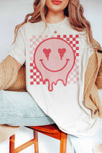 Load image into Gallery viewer, Smiley Heart Tee